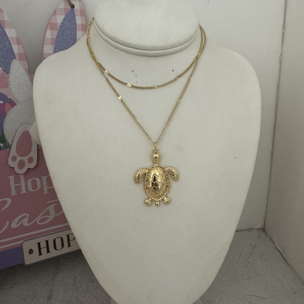 Gold Turtle Pendant Necklace - Picture 2 of 3